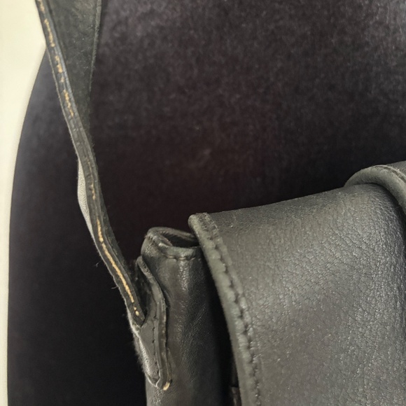 Vintage Leather Co Black Leather Crossbody Messanger Bag - Picture 7 of 10